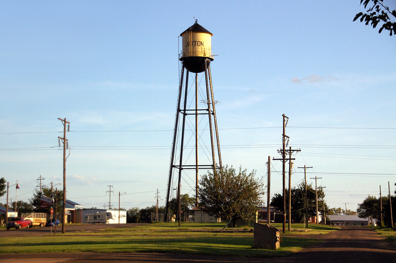 Jayton, TX: JAYTON WATER TOWER sports the black and gold of the Jayton Jaybirds.