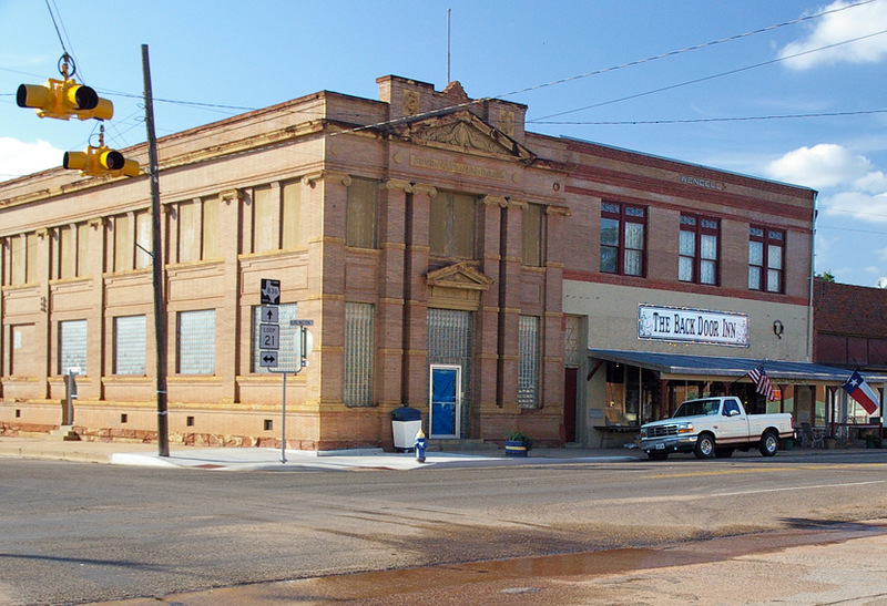 Spur, TX: SPUR NATIONAL BANK, long closed, at FM 836 and Burlington Avenue