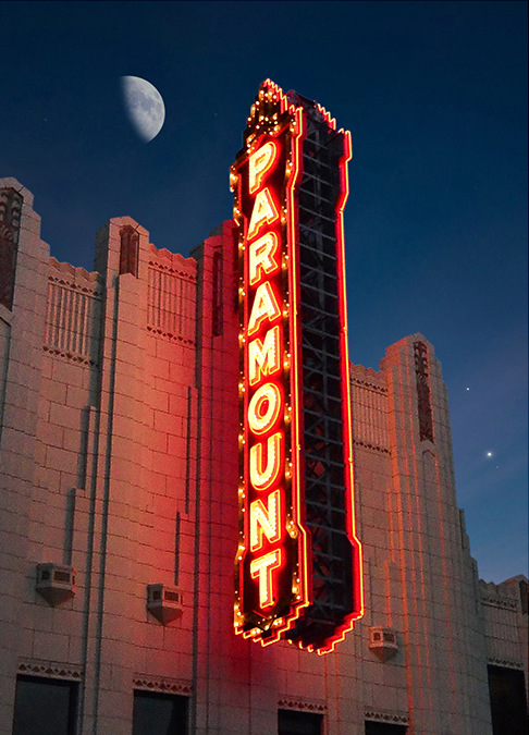 Amarillo, TX: Paramount Sign Lights