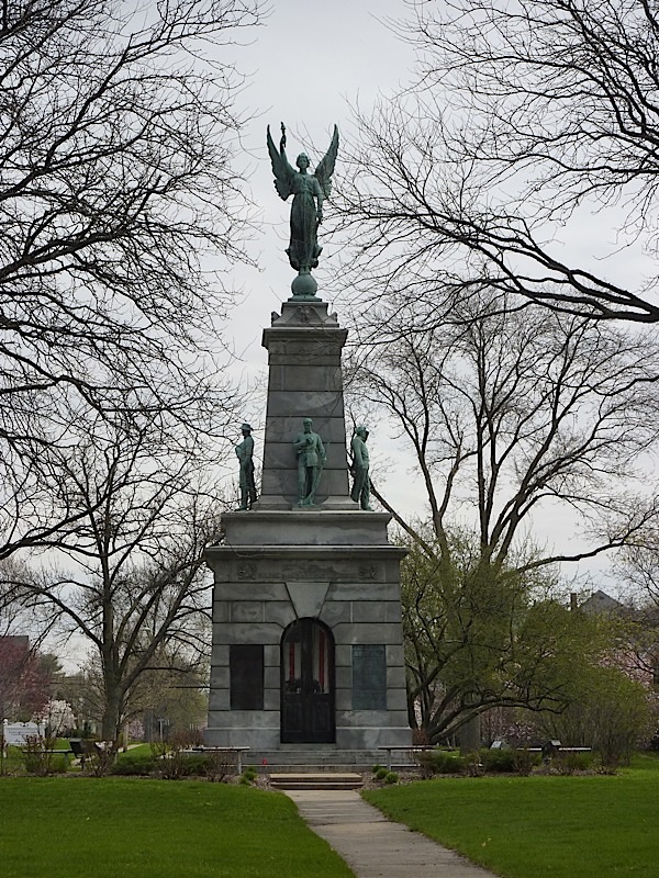 Princeton, IL: statue
