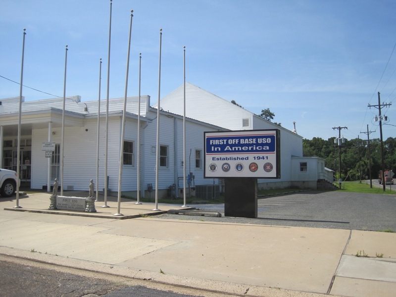 De Ridder, LA: First Off Base USO War Memorial Civic Center