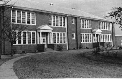 Leonville, LA: Leonville High School in the late 50's. The school looked the same until about 1974 when a library and science section was added to the front.