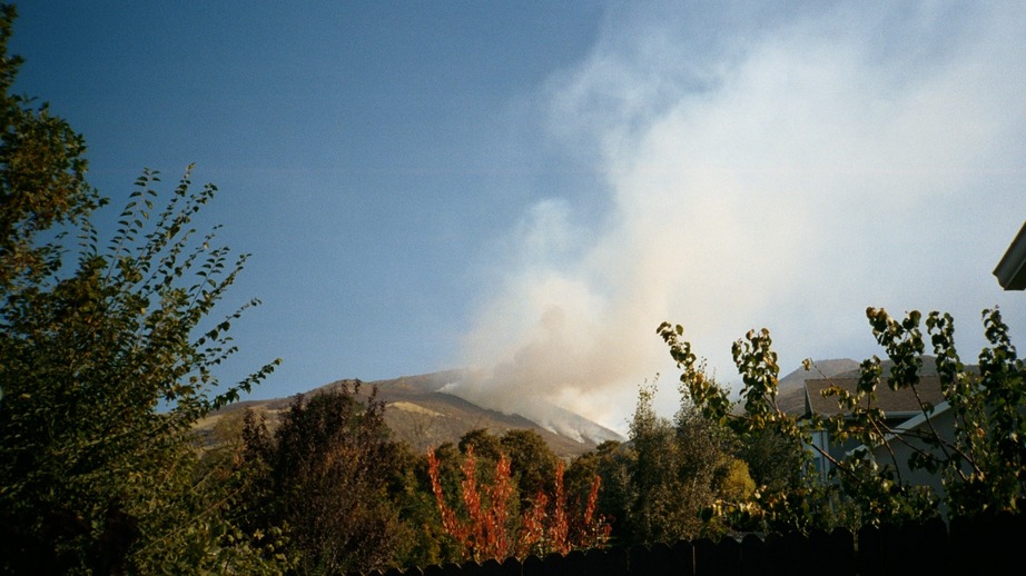 Farmington, UT: The fire on Frances Peak from Farmington