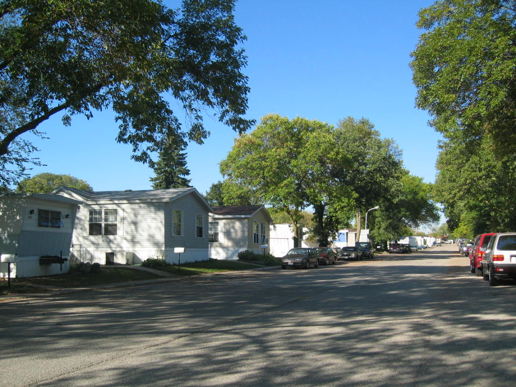 Park City, IL: Trailer homes