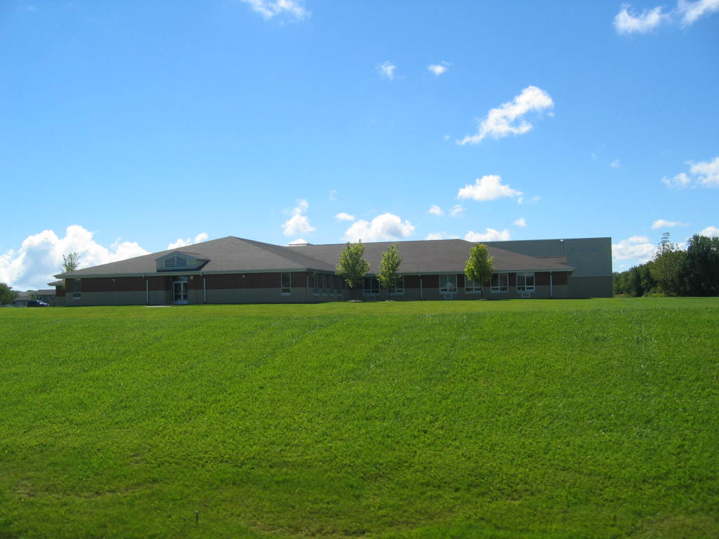 Winthrop Harbor, IL: North Prairie School - middle school (north side)