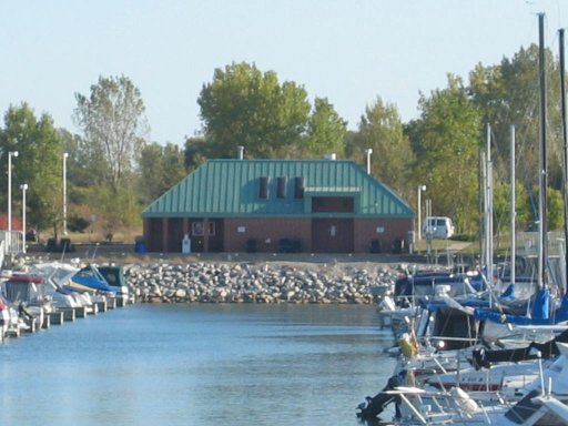 Winthrop Harbor, IL : North Point Marina - one of many Bath Houses for