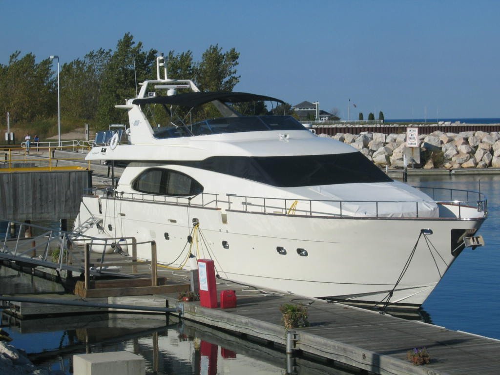 Winthrop Harbor, IL: North Point Marina - Skipper Bud's