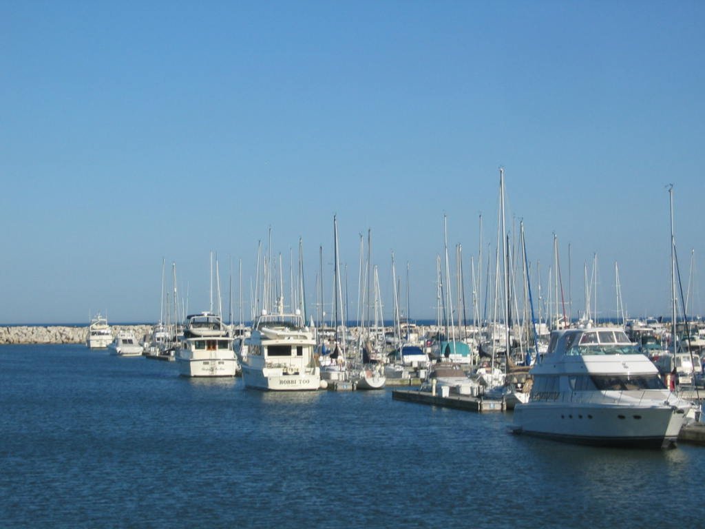 Winthrop Harbor, IL: North Point Marina - southern side of the harbor