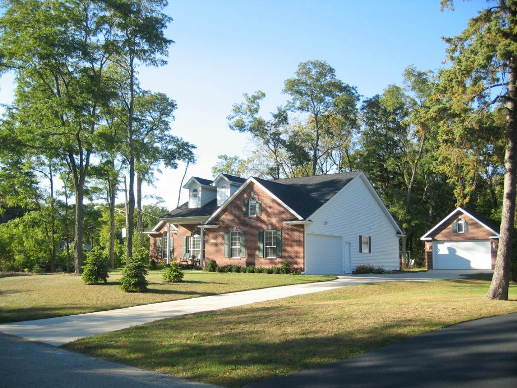 Winthrop Harbor, IL: Home in the Pines subdivision