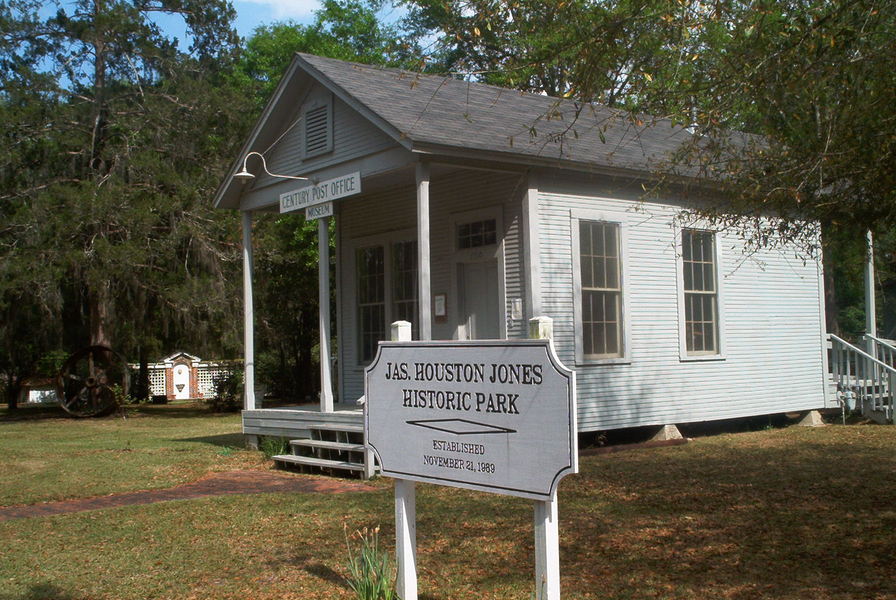 Century, FL: 1913 Post Office bldg in J H Jones Historical Park in Historic District