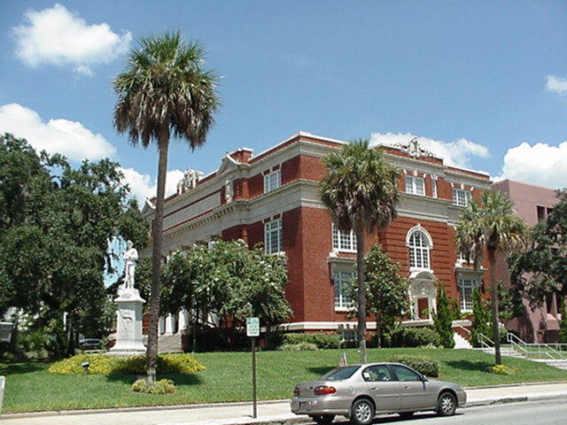 Brooksville, FL: Hernando County Courthouse and Government Building in downtown Brooksville