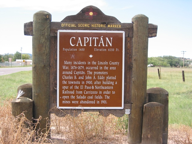 Capitan, NM: Entering Capitan from the East