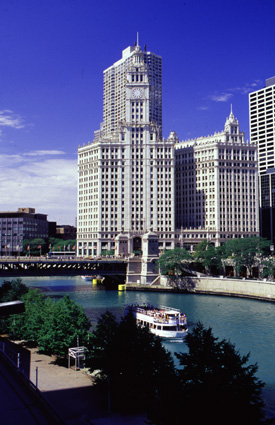 Chicago, IL: The Chicago River (Wrigley Building)
