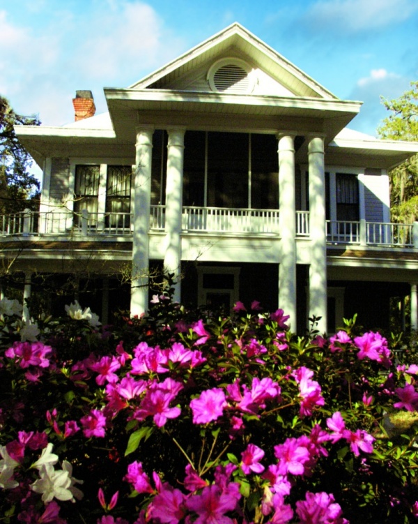 Brooksville, FL: Maillis House with azeleas in bloom