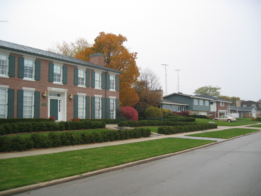 Kenosha, WI: Homes on First av - overlooking the Lake Michigan