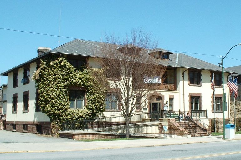 Palmerton, PA: Neighborhood House (once home to the town library, bowling alley, gymnasium)