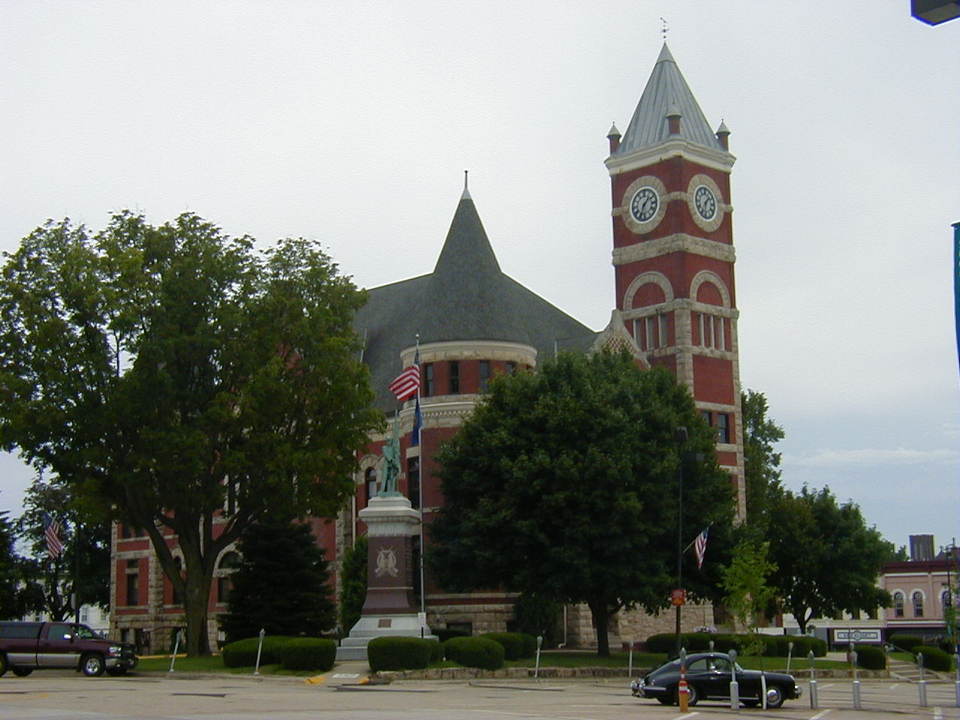 Monroe, WI: Square