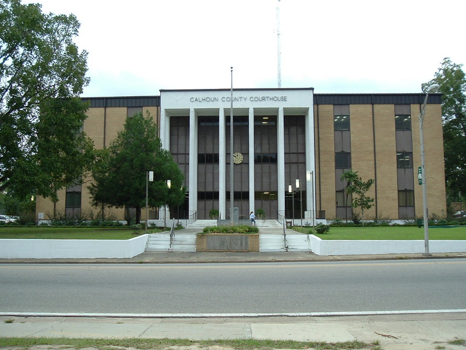 Blountstown, FL: Calhoun County Courthouse