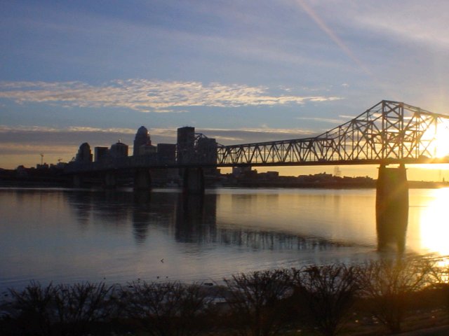 Louisville, KY: Kennedy Bridge & Downtown Louisville
