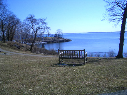 Larchmont, NY: Manor Park, overlooking the Long Island Sound, February 2004