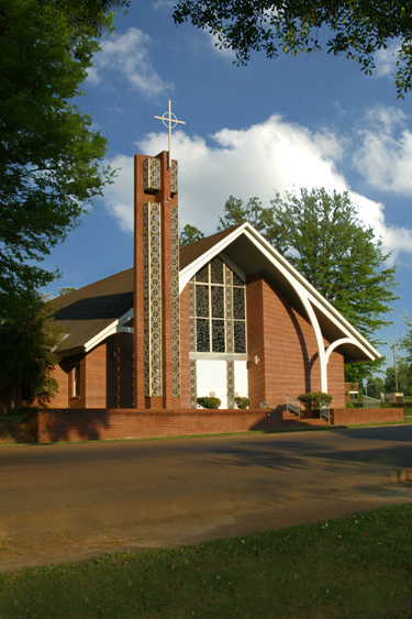 Batesville, MS: Downtown Church on Panola Ave
