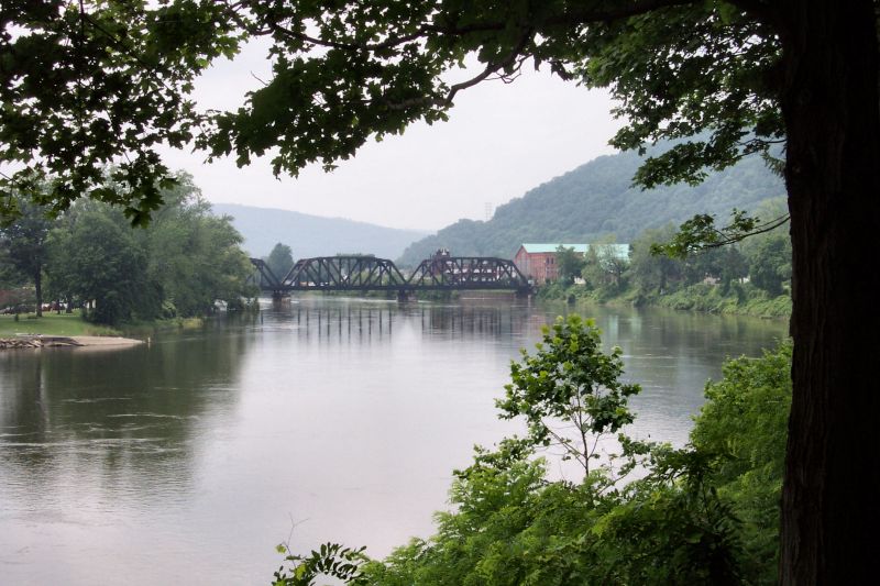 Warren, PA: The other train trestle bridge across the Allegheny River