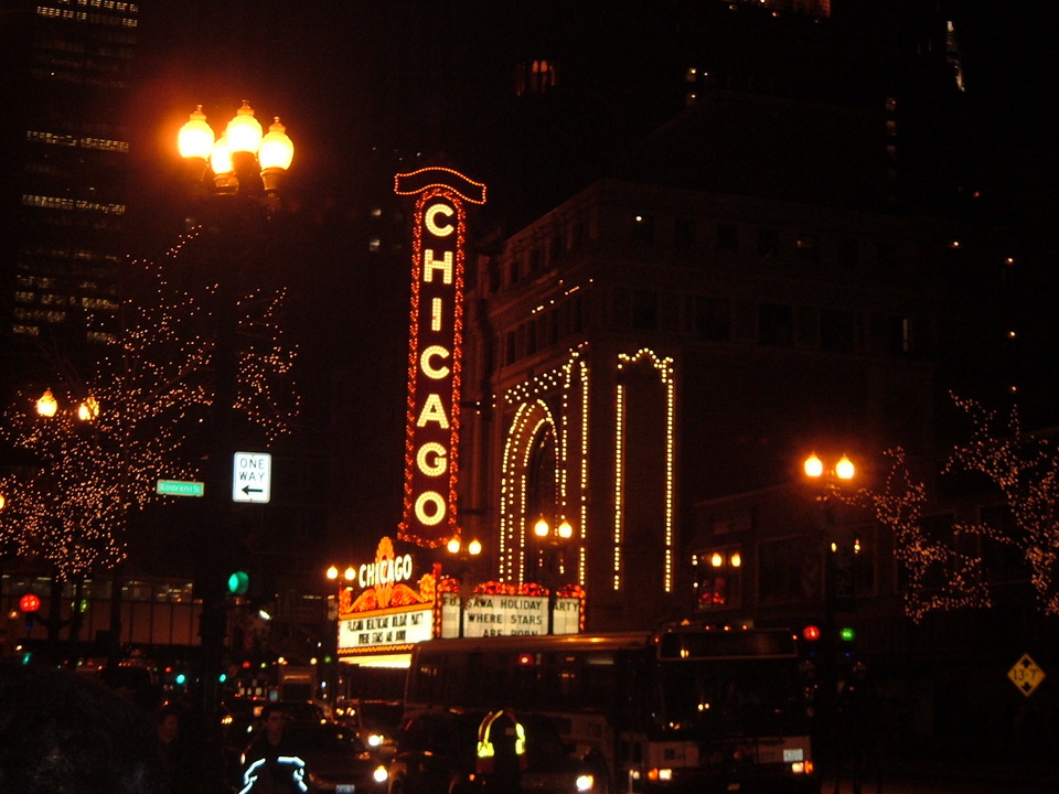 Chicago, IL: Chicago Theater at night