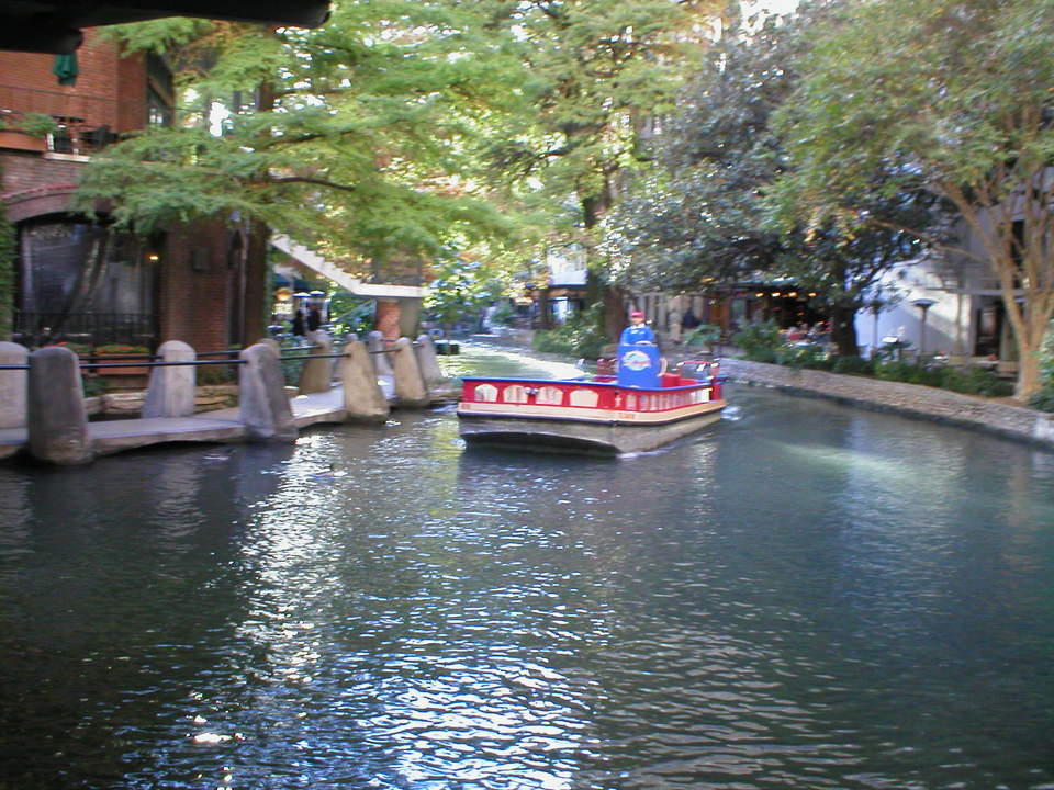 San Antonio, TX: The boats at the Riverwalk