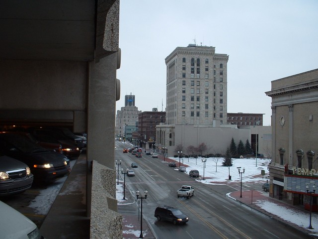 Saginaw, MI : Looking down the street from a parking garage in downtown