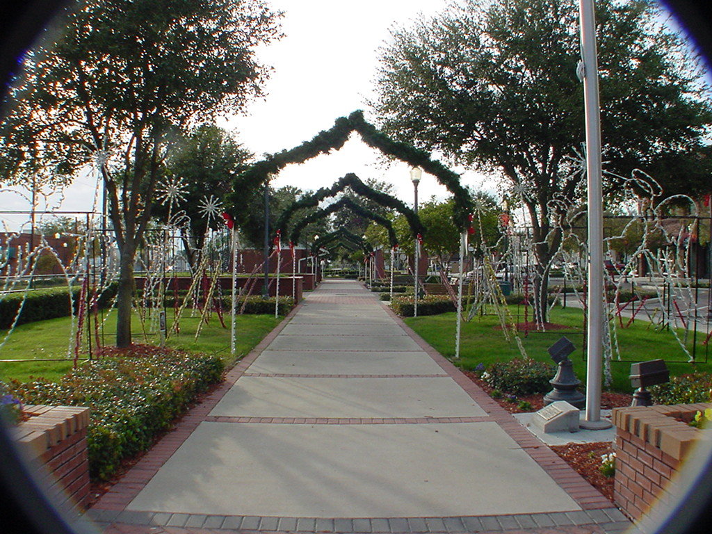 Plant City, FL: McCall Park in downtown Plant City all ready for Christmas