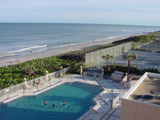 Satellite Beach, FL: looking south from Ramada hotel