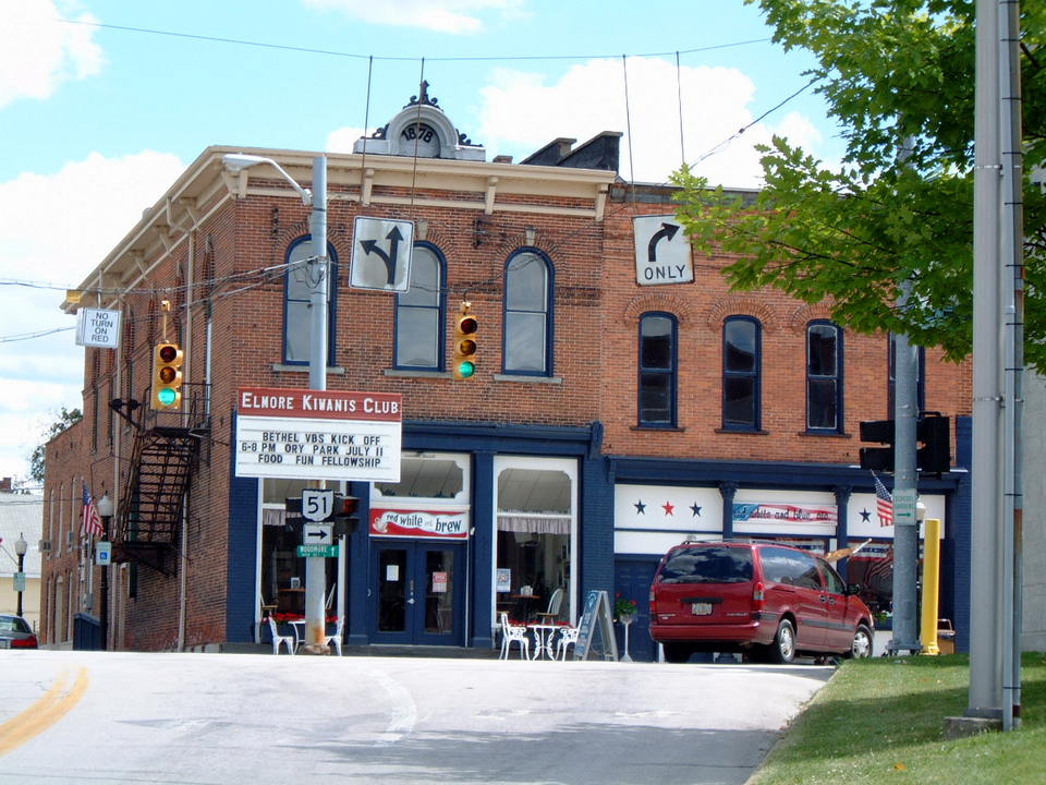 Elmore, OH: Elmore cross roads