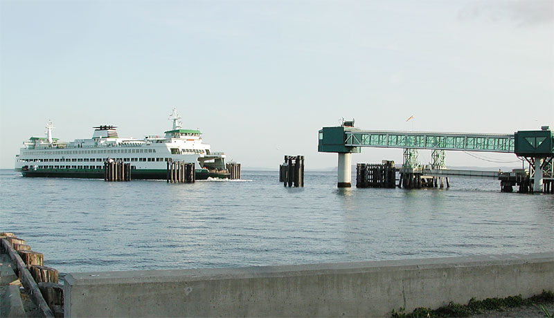 Edmonds, WA: Edmonds-Kingston Ferry pulling away from the dock