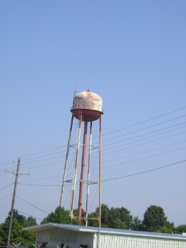 Tutwiler, MS: Water Tower near airport, painted red & white to warn cropdusters