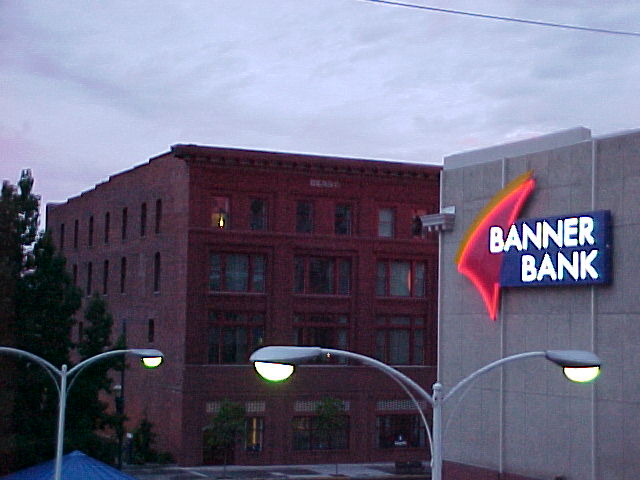 Walla Walla, WA: denny building & banner bank Alder ave