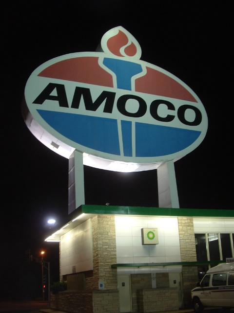 St. Louis, MO: St. Louis: World's largest Amoco sign!