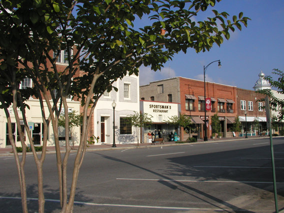 Moultrie, GA: Downtown Moultrie on a Quiet Sunday Afternoon