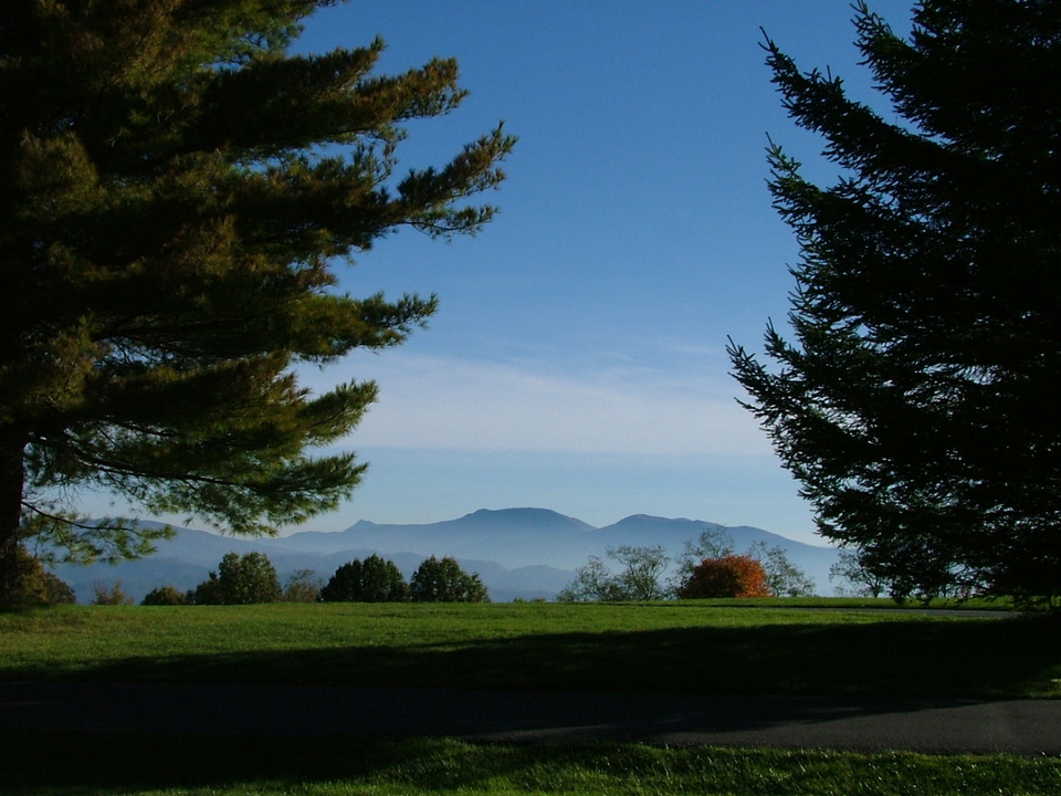 Beech Mountain, NC: mountain view from golf course