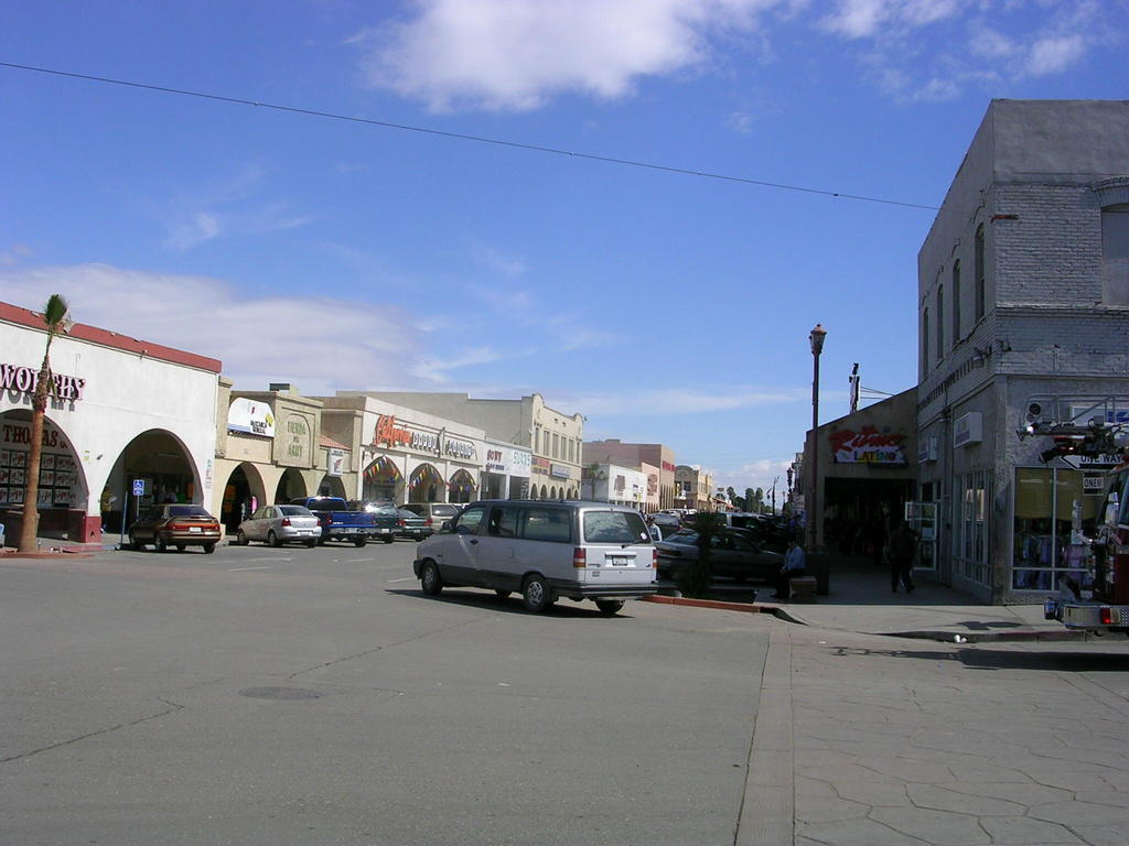 Calexico, CA: Its a tiny city as evidenced by a 9 square block downtown teeming with foot traffic & stores.