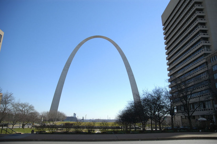 St. Louis, MO: The Arch, what a clean city.