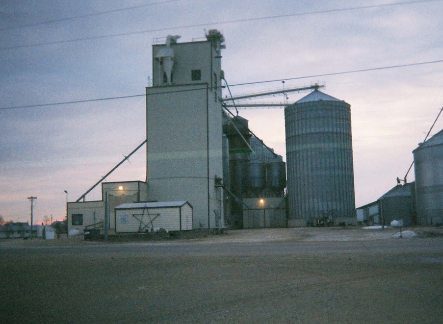 Comfrey, MN: The Harvestland grain elevator in Comfrey MN