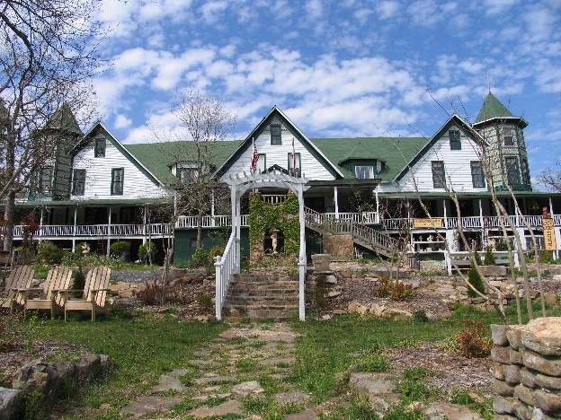 Mentone, AL: Photo of the 1884 Mentone Springs Hotel by Patty Tucker. The hotel operates as a Bed & Breakfast, has a full service restaurant and is the perfect place for weddings and receptions.