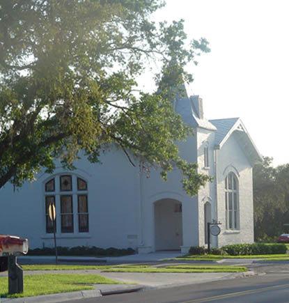 Palm Harbor, FL: Church in Historic Downtown Palm Harbor