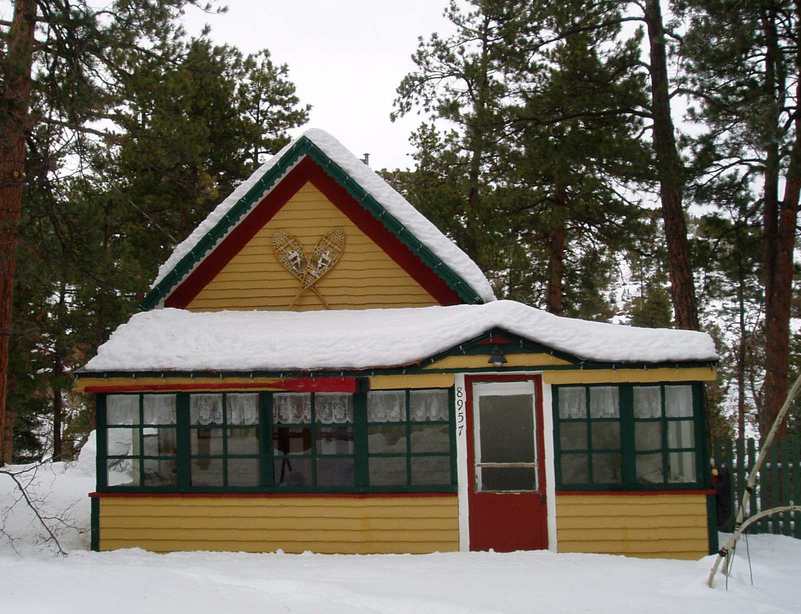 Beulah Valley, CO: Little Bear Lodge in winter