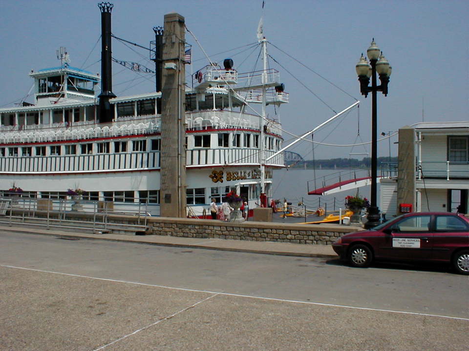 Louisville, KY: Belle of Louisville - Paddlewheel Steamship